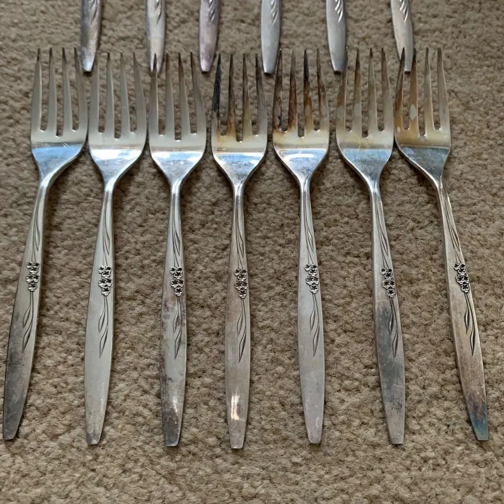 13 Oneida Community Silverplate Flatwear Enchantment Gentle Rose Pattern Pieces